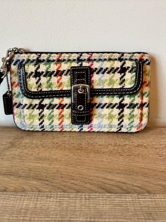 Coach Hampton Tattersall 100% Wool Plaid Wristlet Leather Trim Belt Buckle NEW - Picture 1 of 8